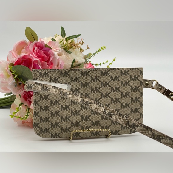 Michael Kors Signature Logo Pull Chain Belt Bag - Picture 6 of 13